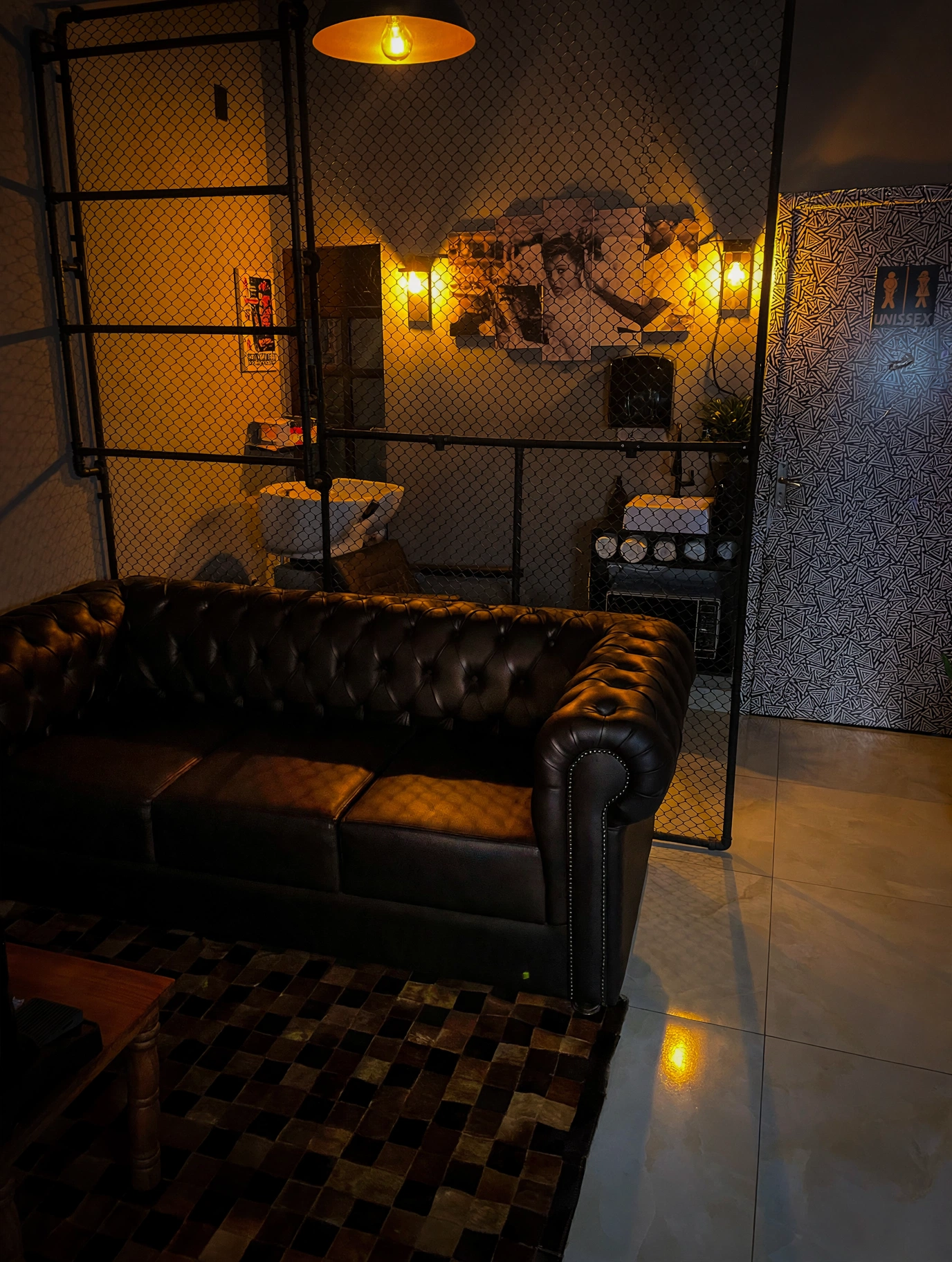 Área de espera da Elvis Esser Barber Shop
